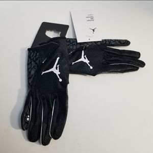 Air Jordan Size Small Men NFL Vapor Jet 7.0 Football Gloves Black White